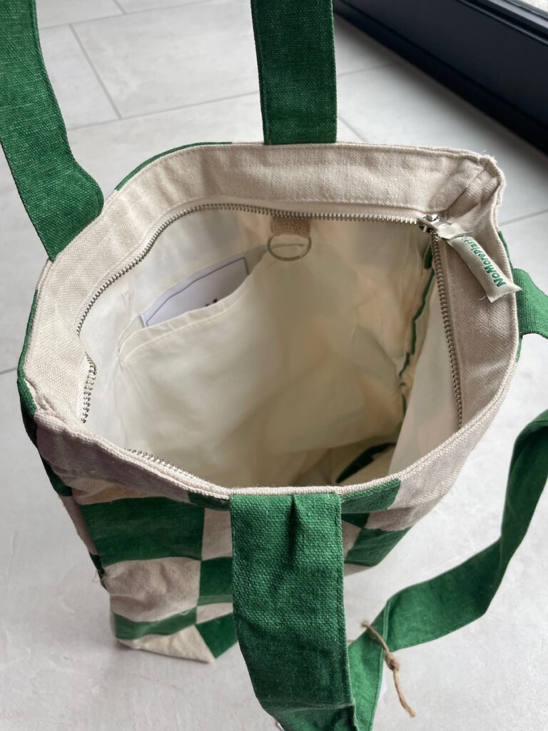 Cadeaus voor reizigers: hier scoor je punten mee 16 No More Plastic Bags tote bag simple square - cadeaus voor reizigers